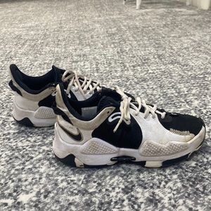 Boys basketball shoes